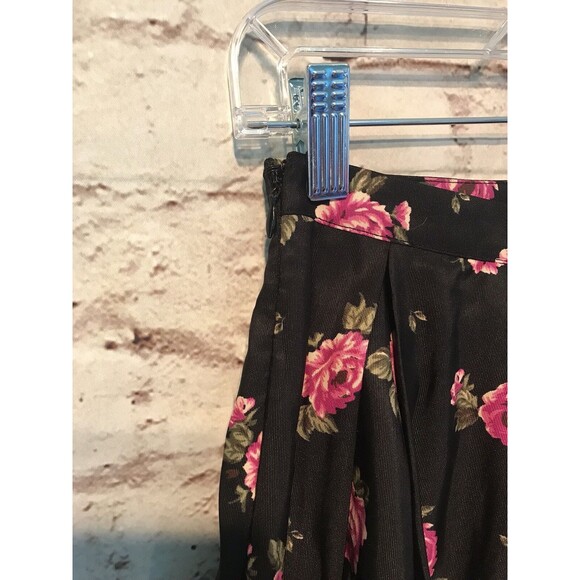 Forever 21 Floral skirt sz 25 black pink mini career pleats side zipper lined - Picture 7 of 9